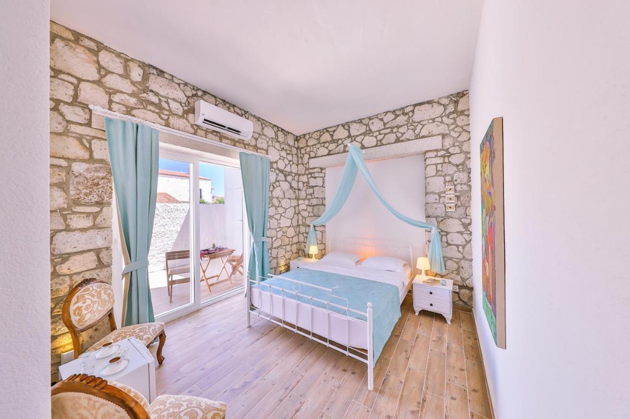 Lale Lodge Hotel Alacati Exterior photo