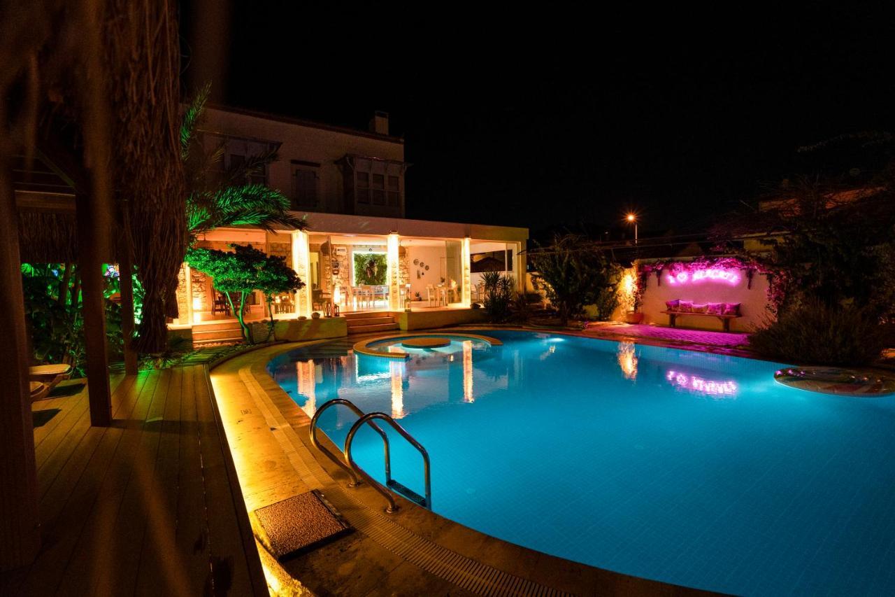 Lale Lodge Hotel Alacati Exterior photo