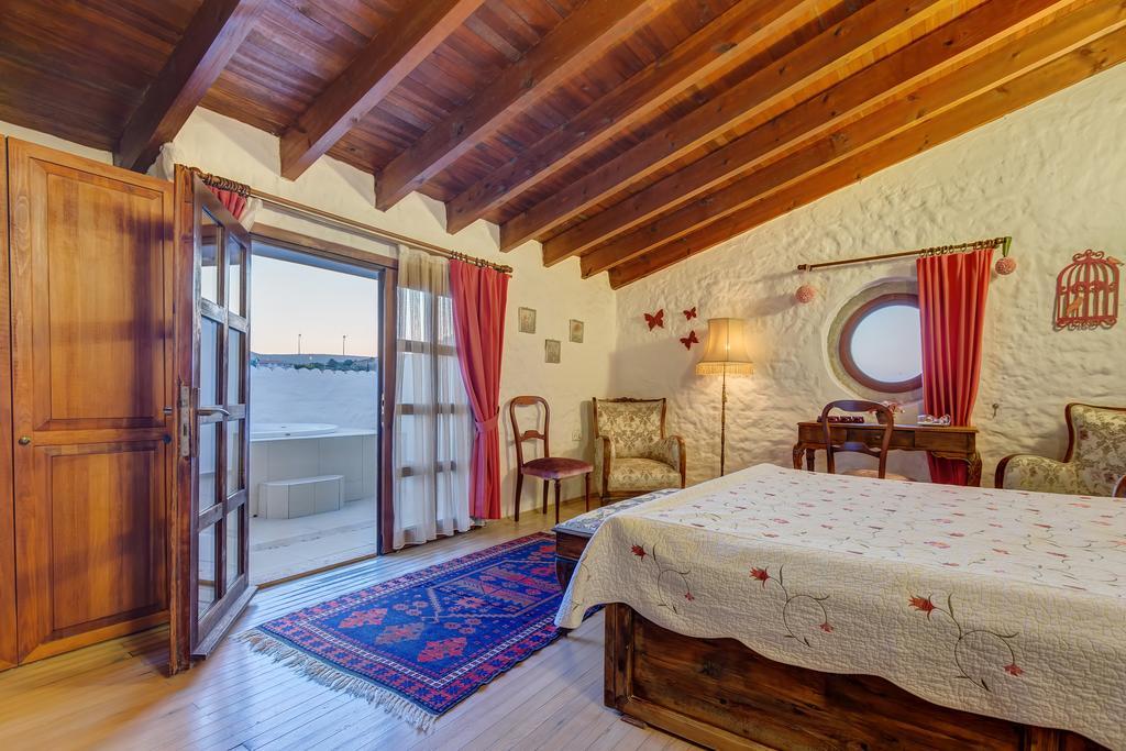 Lale Lodge Hotel Alacati Exterior photo