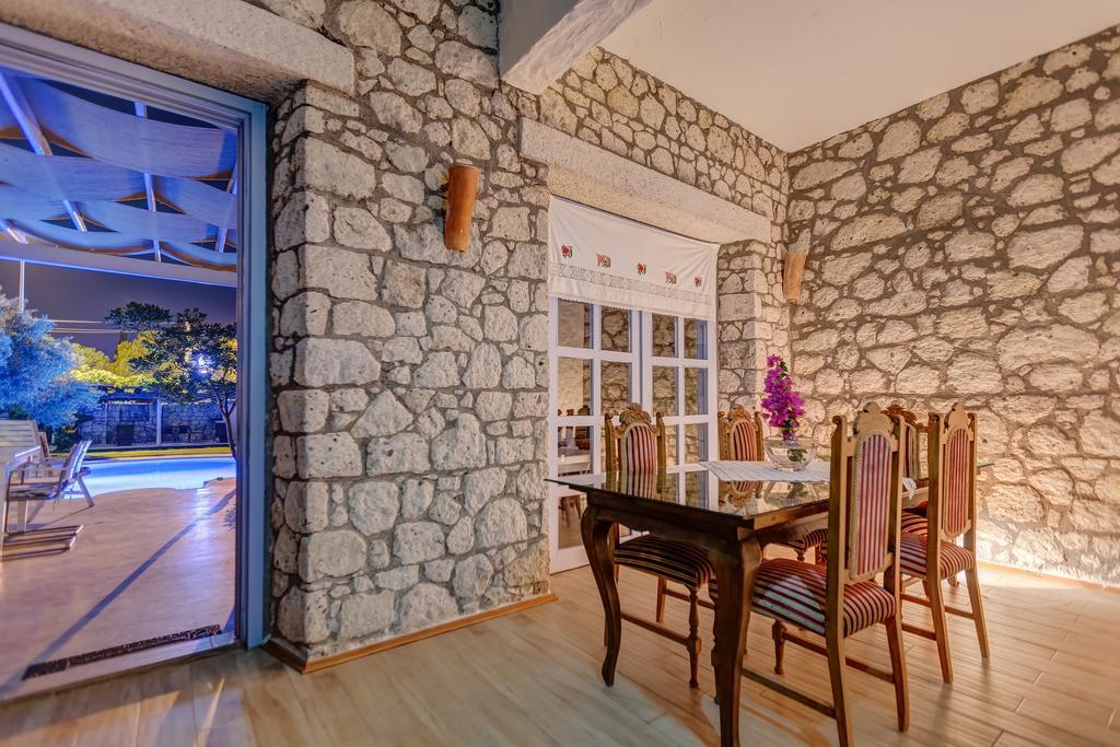 Lale Lodge Hotel Alacati Exterior photo