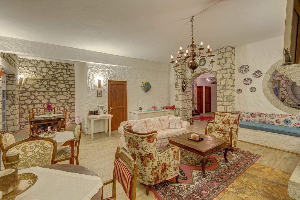 Lale Lodge Hotel Alacati Exterior photo