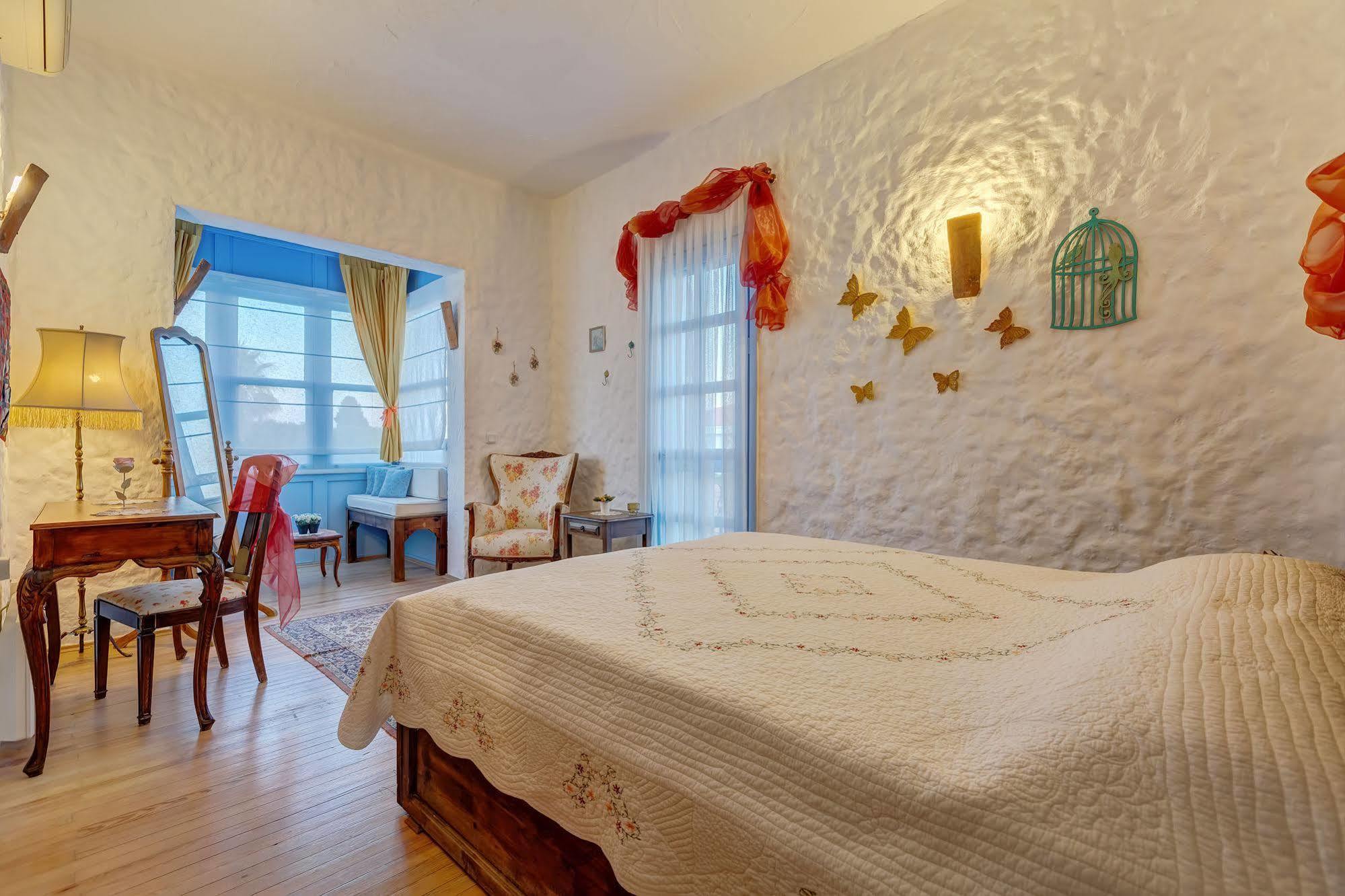 Lale Lodge Hotel Alacati Exterior photo