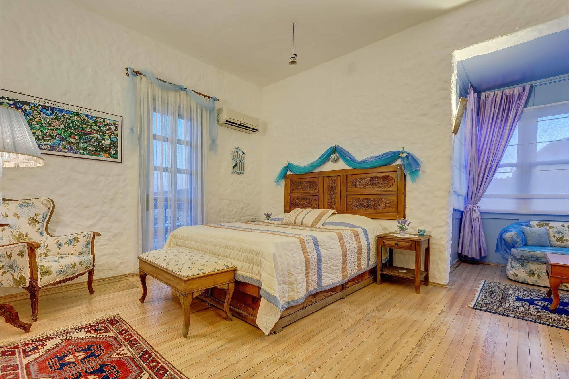 Lale Lodge Hotel Alacati Exterior photo